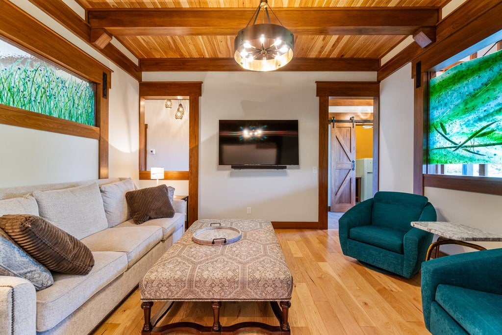 Menomonie, Wisconsin, 54751, United States, 2 Bedrooms Bedrooms, ,3 BathroomsBathrooms,Residential,Active,1942349