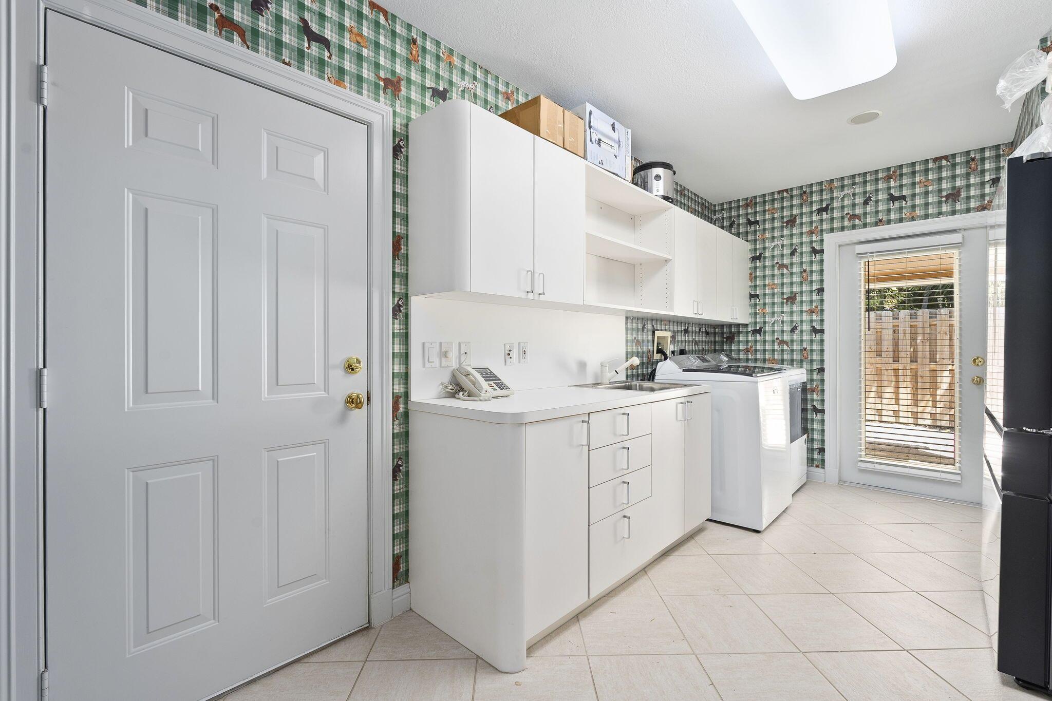 Sewalls Point, Florida, 34996, United States, 3 Bedrooms Bedrooms, ,4 BathroomsBathrooms,Residential,Active,1919064