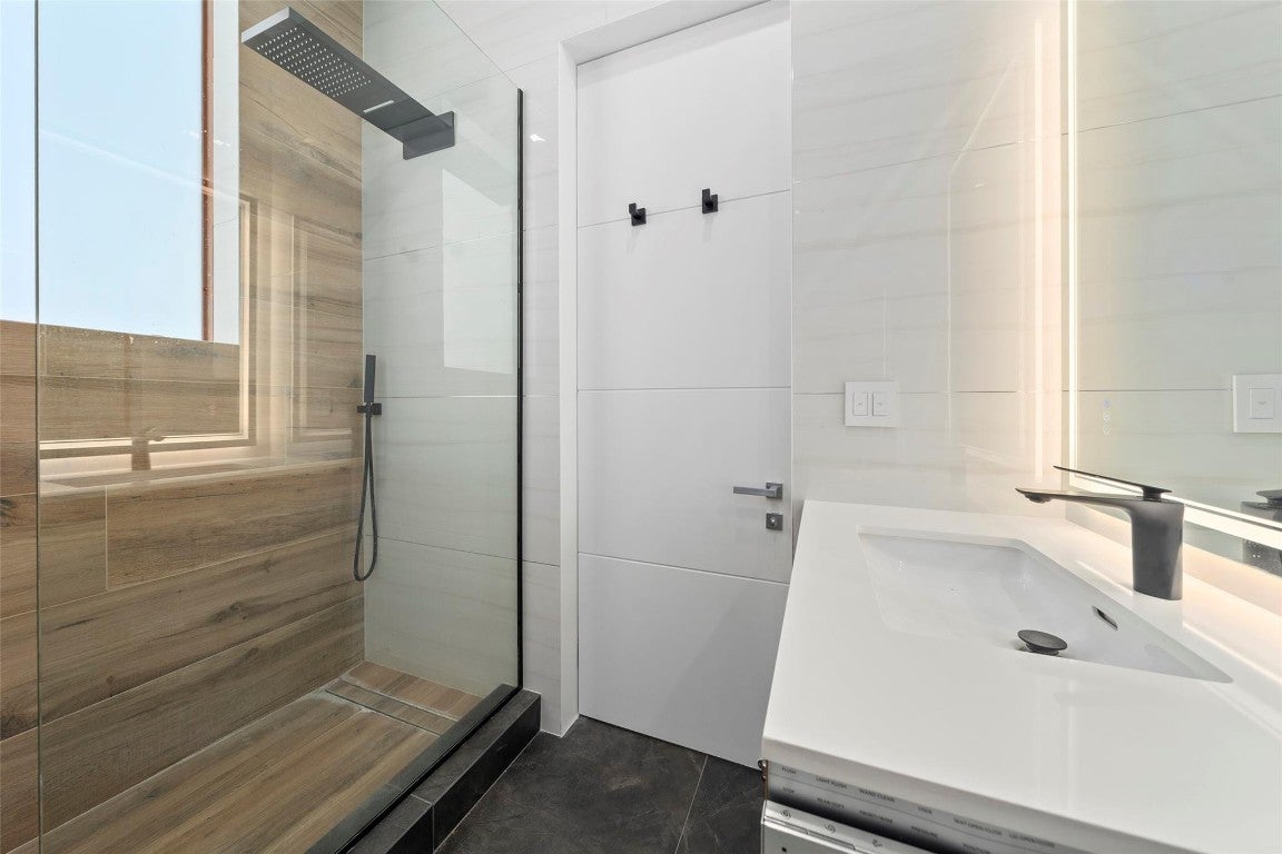 Lighthouse Point, Florida, 33064, United States, 5 Bedrooms Bedrooms, ,6 BathroomsBathrooms,Residential,Active,2006878