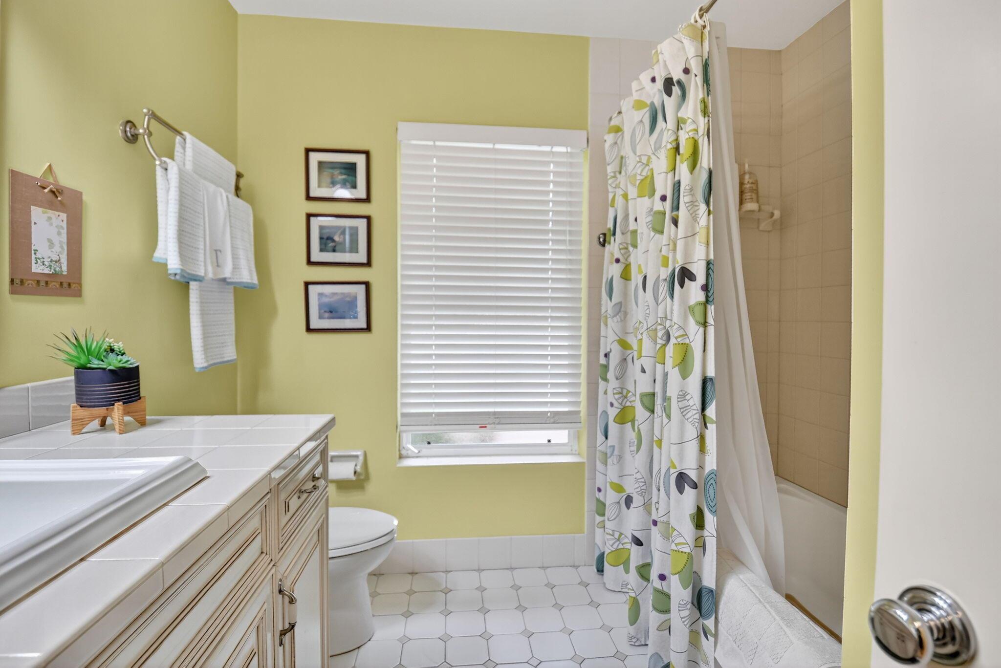 Delray Beach, Florida, 33444, United States, 4 Bedrooms Bedrooms, ,3 BathroomsBathrooms,Residential,Active,1945273