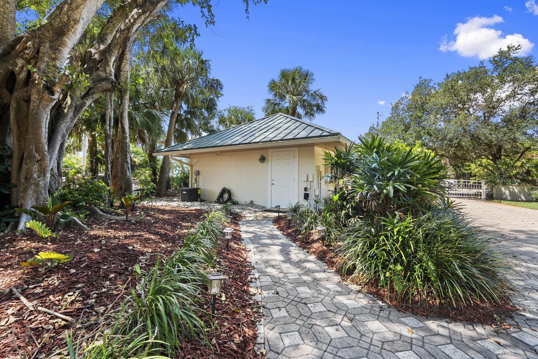 Sewalls Point, Florida, 34996, United States, 3 Bedrooms Bedrooms, ,4 BathroomsBathrooms,Residential,Active,1919064