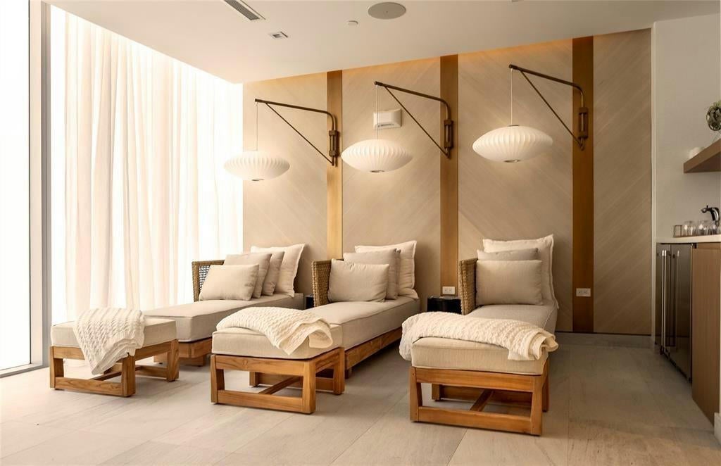 Fort Lauderdale, Florida, 33305, United States, ,4 BathroomsBathrooms,Residential,Active,1703657