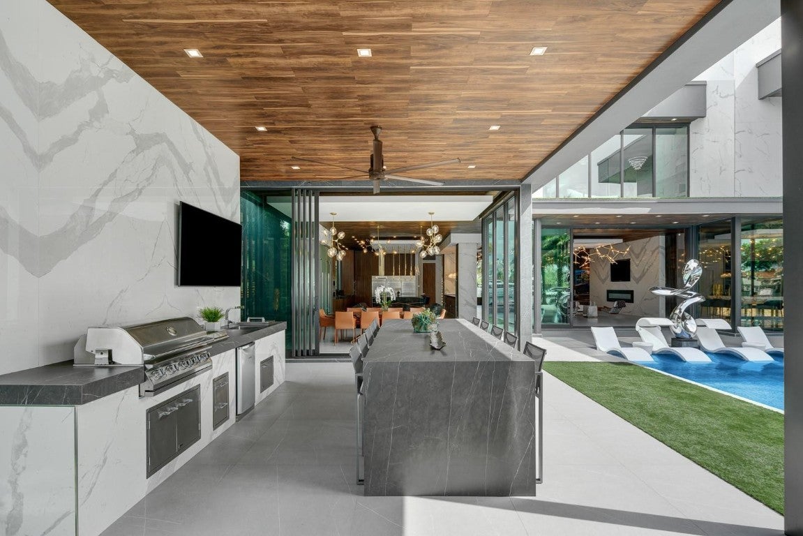 Fort Lauderdale, Florida, 33304, United States, 6 Bedrooms Bedrooms, ,9 BathroomsBathrooms,Residential,Active,2007970