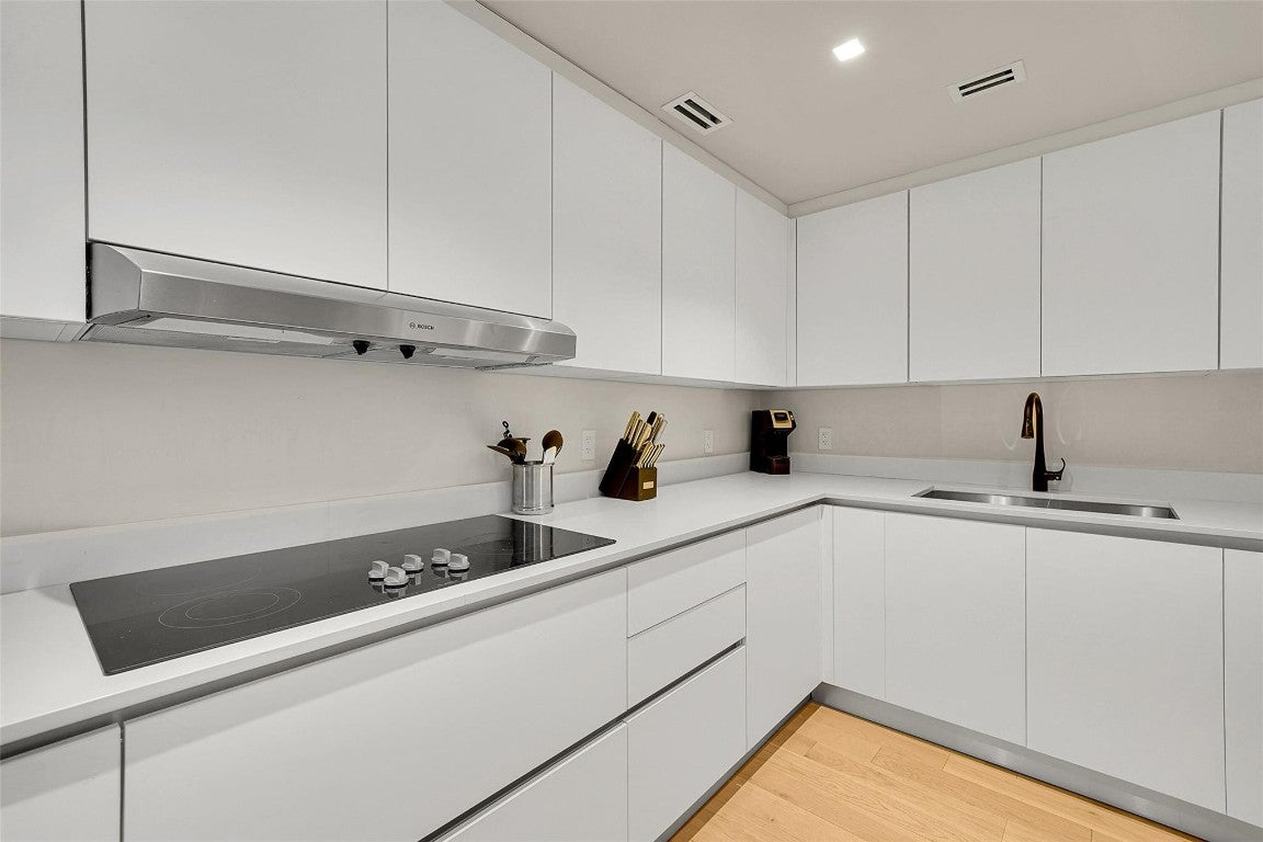 Miami Beach, Florida, 33139, United States, 2 Bedrooms Bedrooms, ,2 BathroomsBathrooms,Residential,Active,2008350