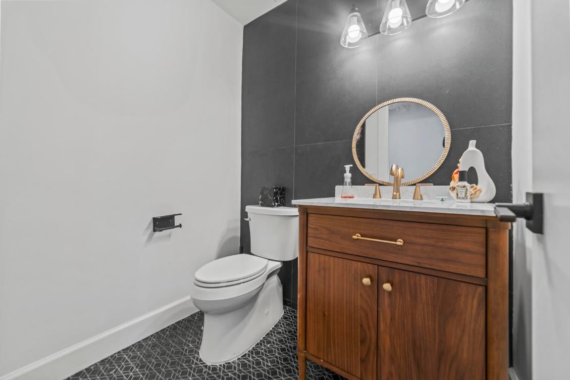 Miami, Florida, 33180, United States, 5 Bedrooms Bedrooms, ,4 BathroomsBathrooms,Residential,Active,2011434