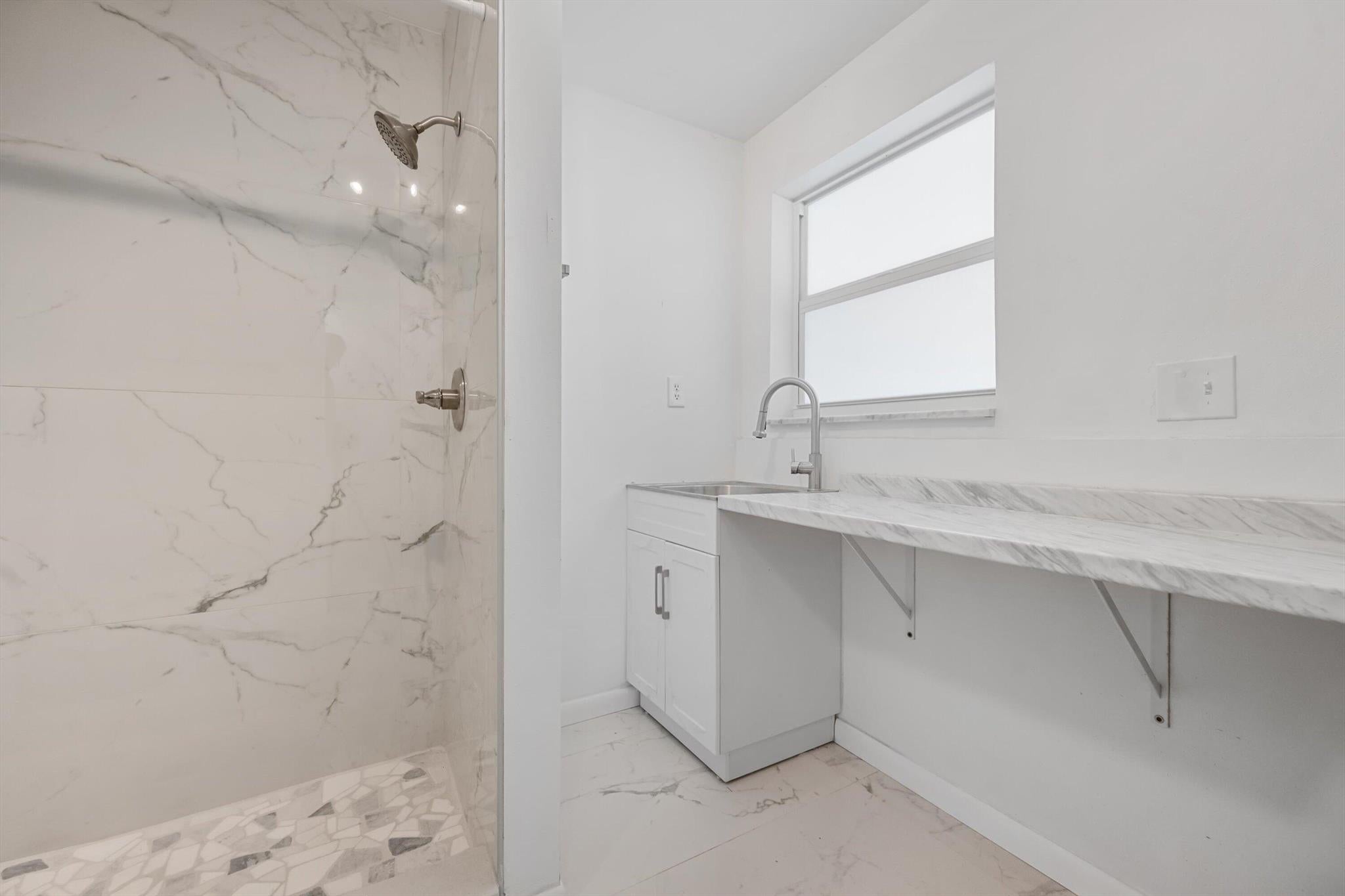 Stuart, Florida, 34994, United States, 2 Bedrooms Bedrooms, ,2 BathroomsBathrooms,Residential,Active,1973316