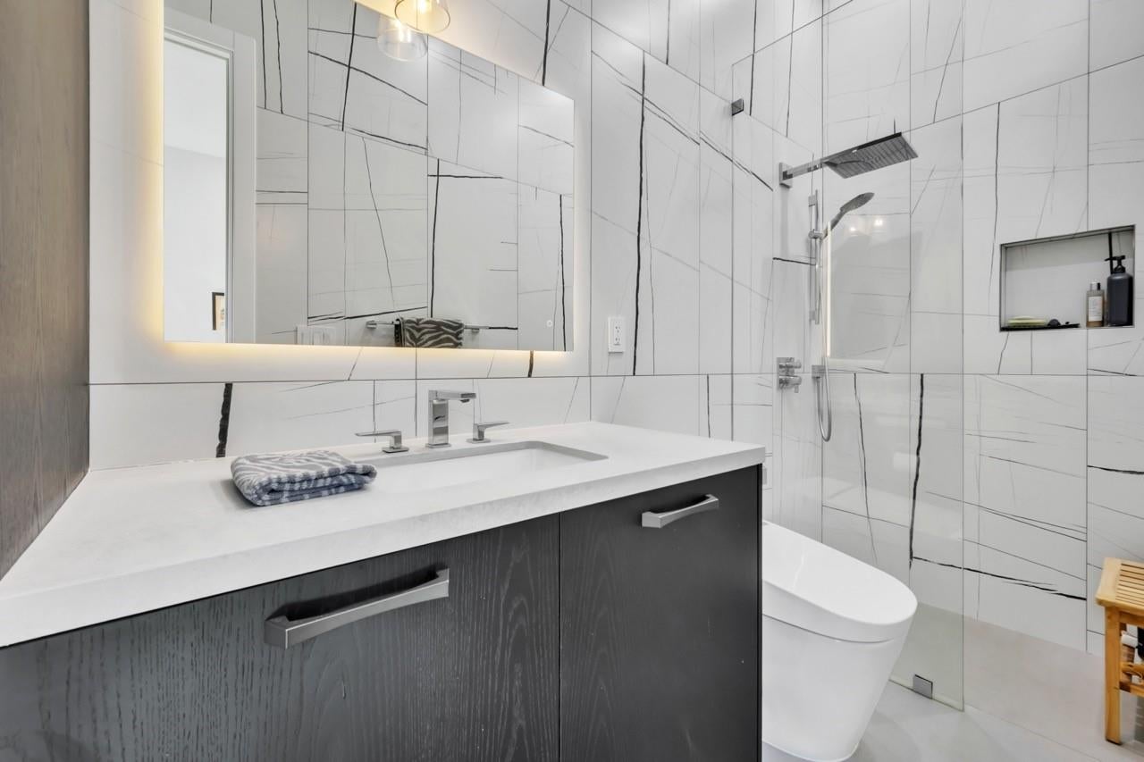 Wilton Manors, Florida, 33305, United States, 3 Bedrooms Bedrooms, ,4 BathroomsBathrooms,Residential,Active,1988456