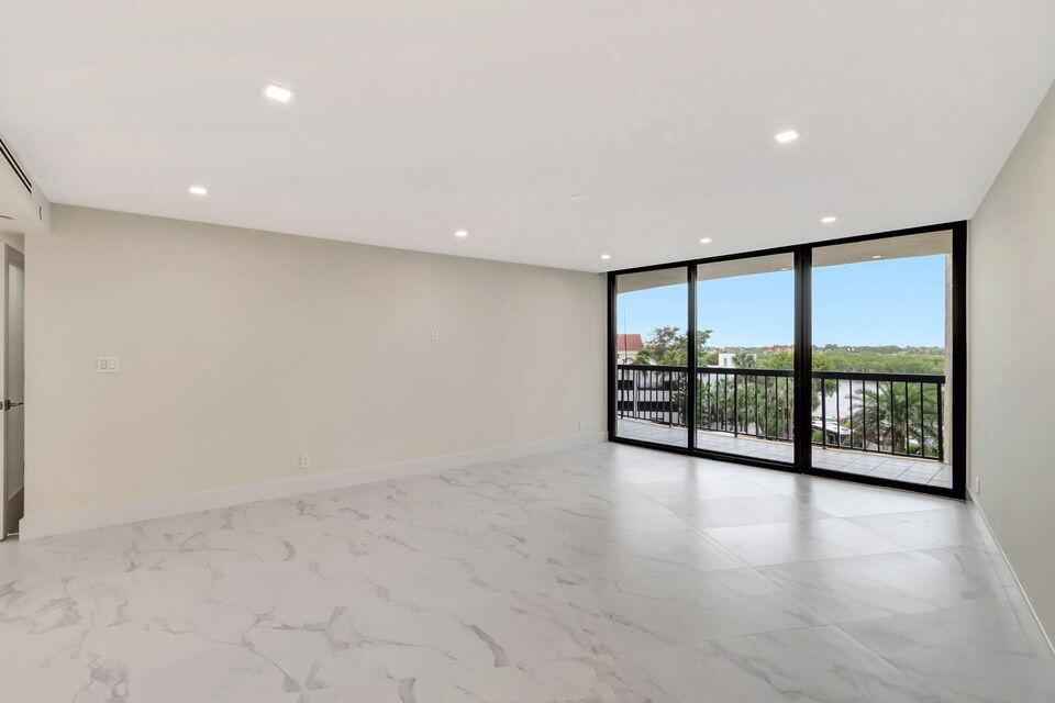 Highland Beach, Florida, 33487, United States, 2 Bedrooms Bedrooms, ,2 BathroomsBathrooms,Residential,Active,1922538