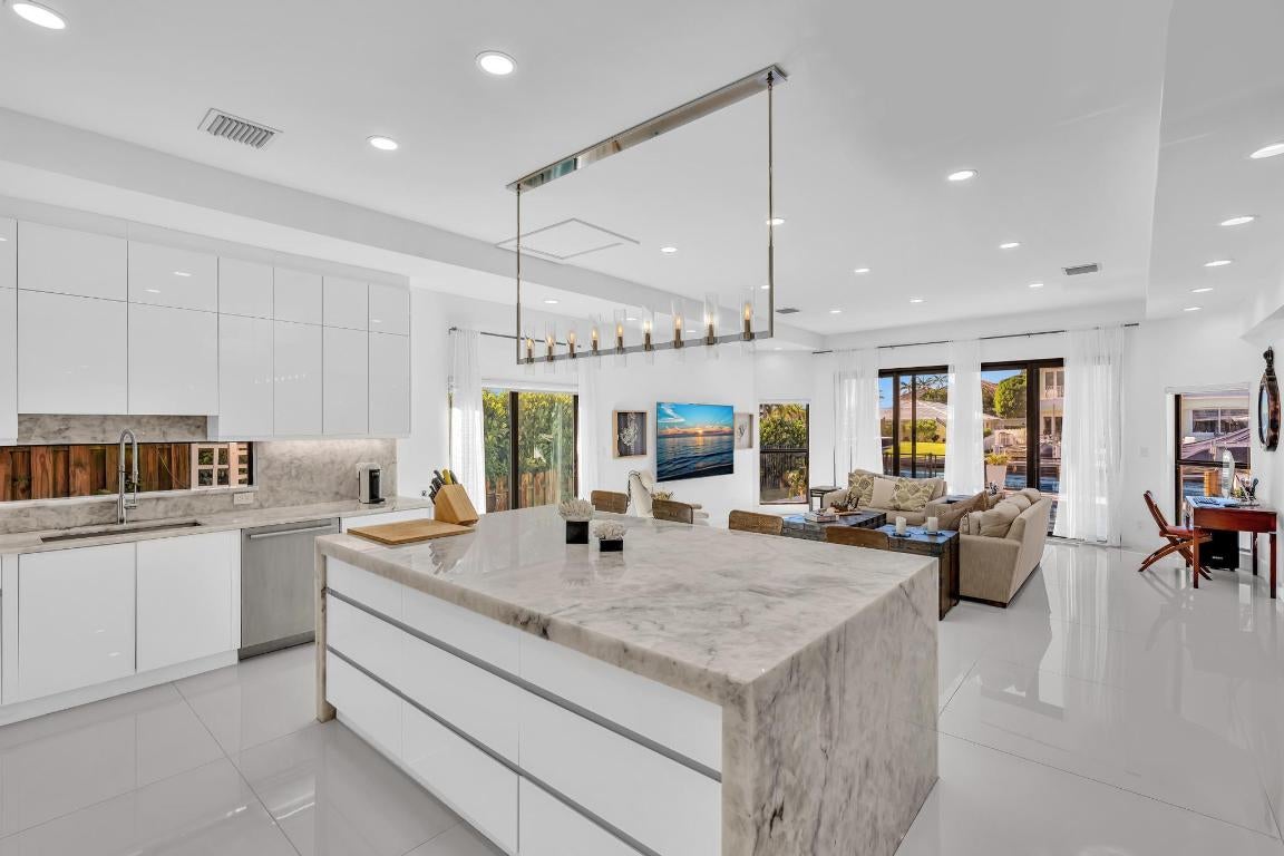 Lighthouse Point, Florida, 33064, United States, 4 Bedrooms Bedrooms, ,4 BathroomsBathrooms,Residential,Active,2008288