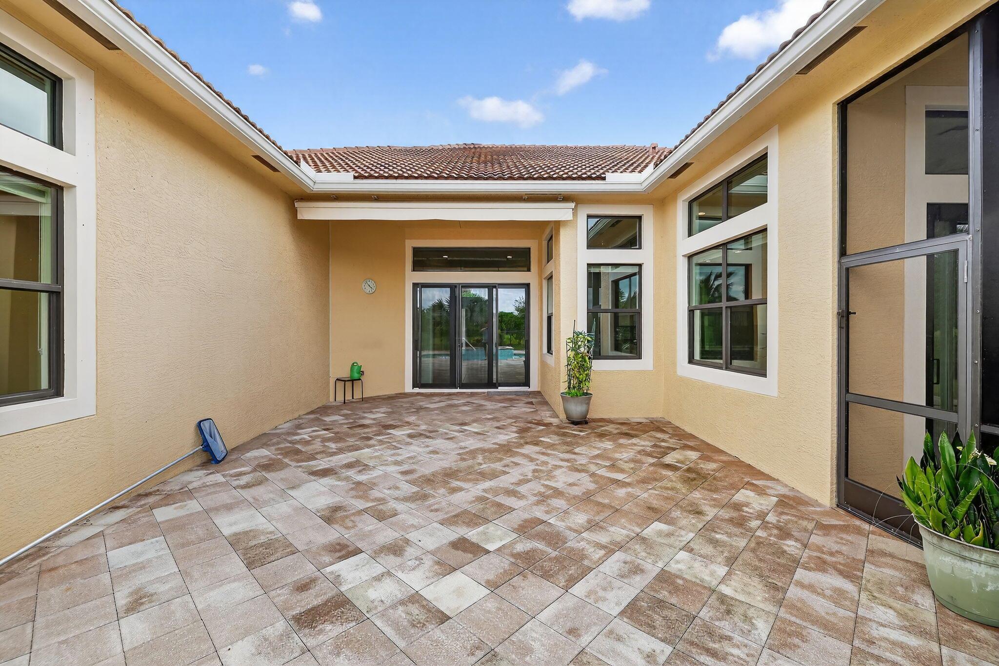 Palm City, Florida, 34990, United States, 4 Bedrooms Bedrooms, ,5 BathroomsBathrooms,Residential,Active,1952625