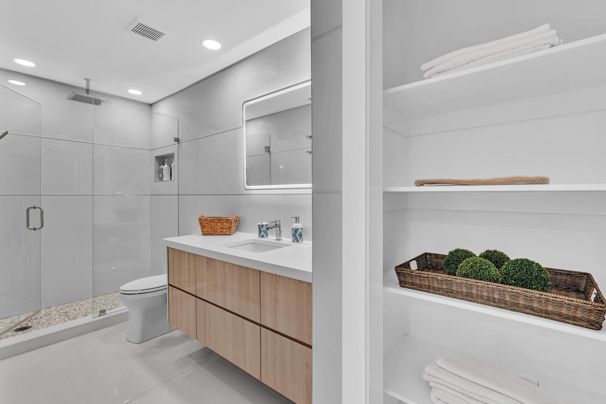 Lighthouse Point, Florida, 33064, United States, 4 Bedrooms Bedrooms, ,4 BathroomsBathrooms,Residential,Active,1945211