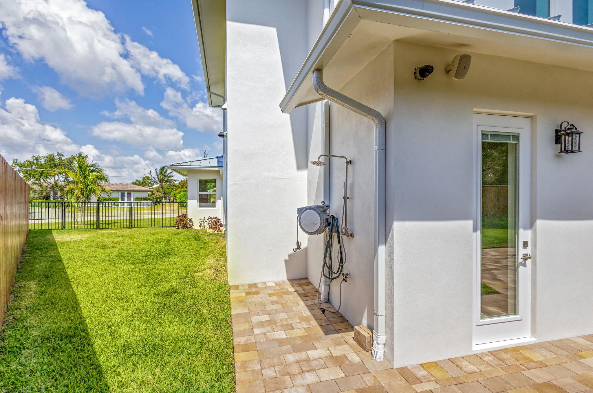 North Palm Beach, Florida, 33408, United States, 4 Bedrooms Bedrooms, ,5 BathroomsBathrooms,Residential,Active,1973305