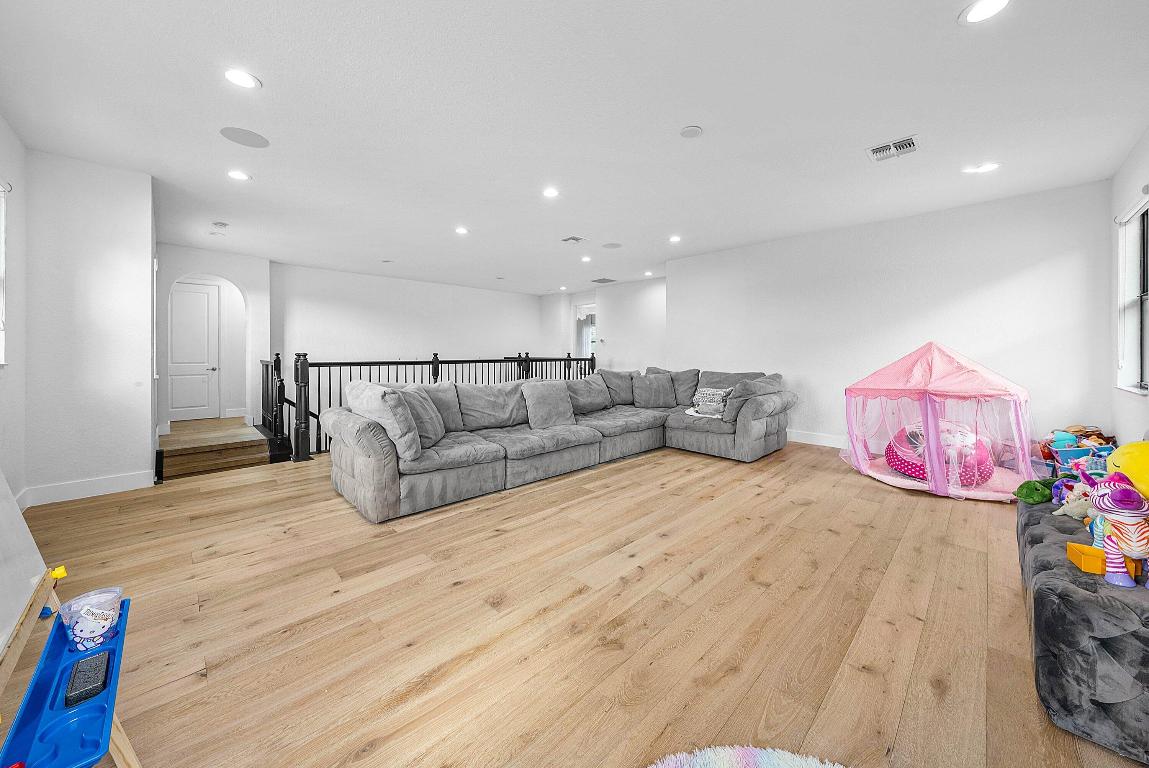 Parkland, Florida, 33076, United States, 4 Bedrooms Bedrooms, ,4 BathroomsBathrooms,Residential,Contingent,2007957