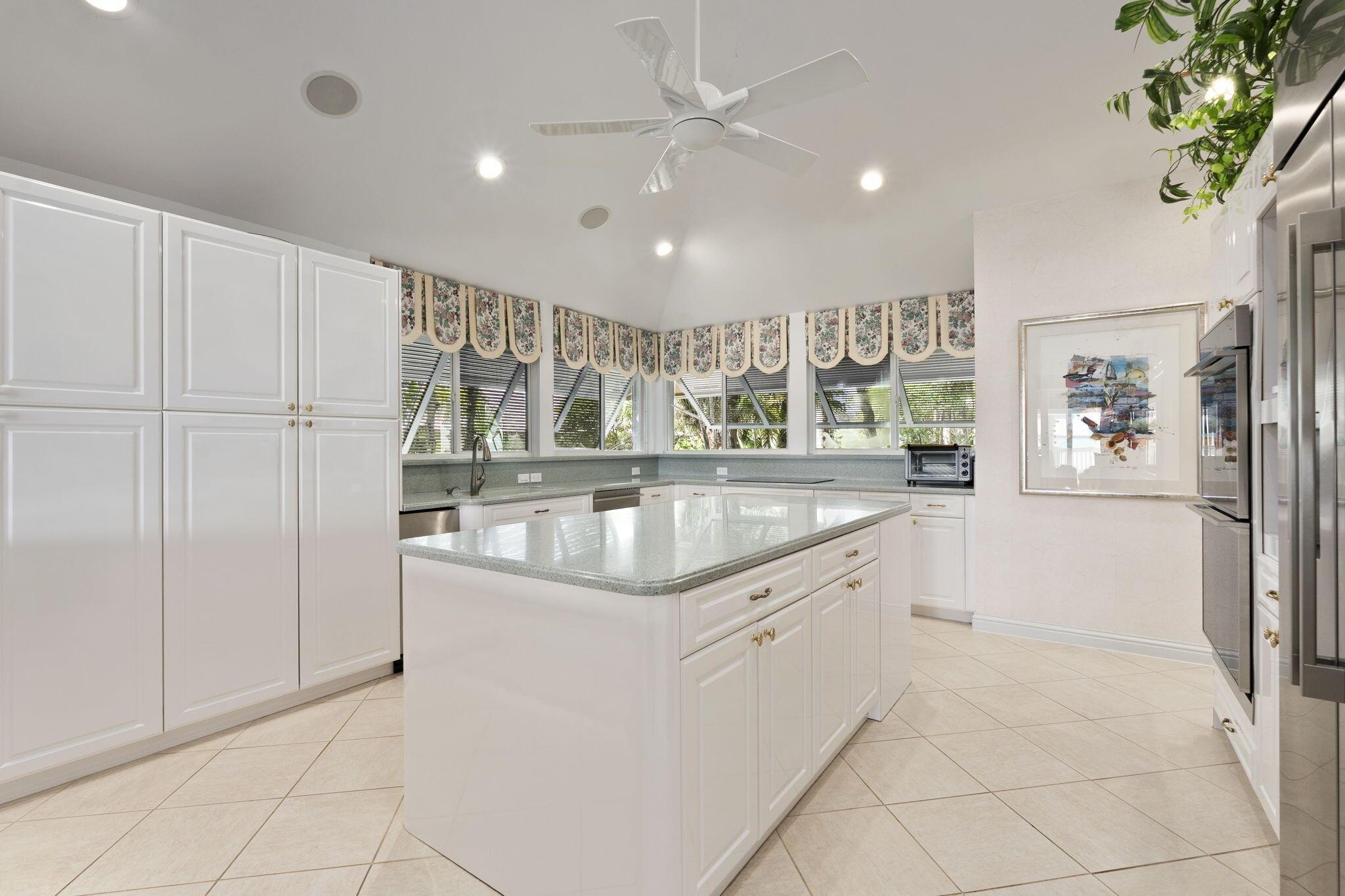 Sewalls Point, Florida, 34996, United States, 3 Bedrooms Bedrooms, ,4 BathroomsBathrooms,Residential,Active,1919064