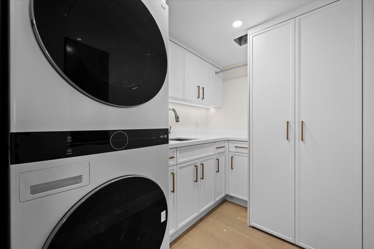 North Palm Beach, Florida, 33408, United States, 3 Bedrooms Bedrooms, ,3 BathroomsBathrooms,Residential,Active,1933736