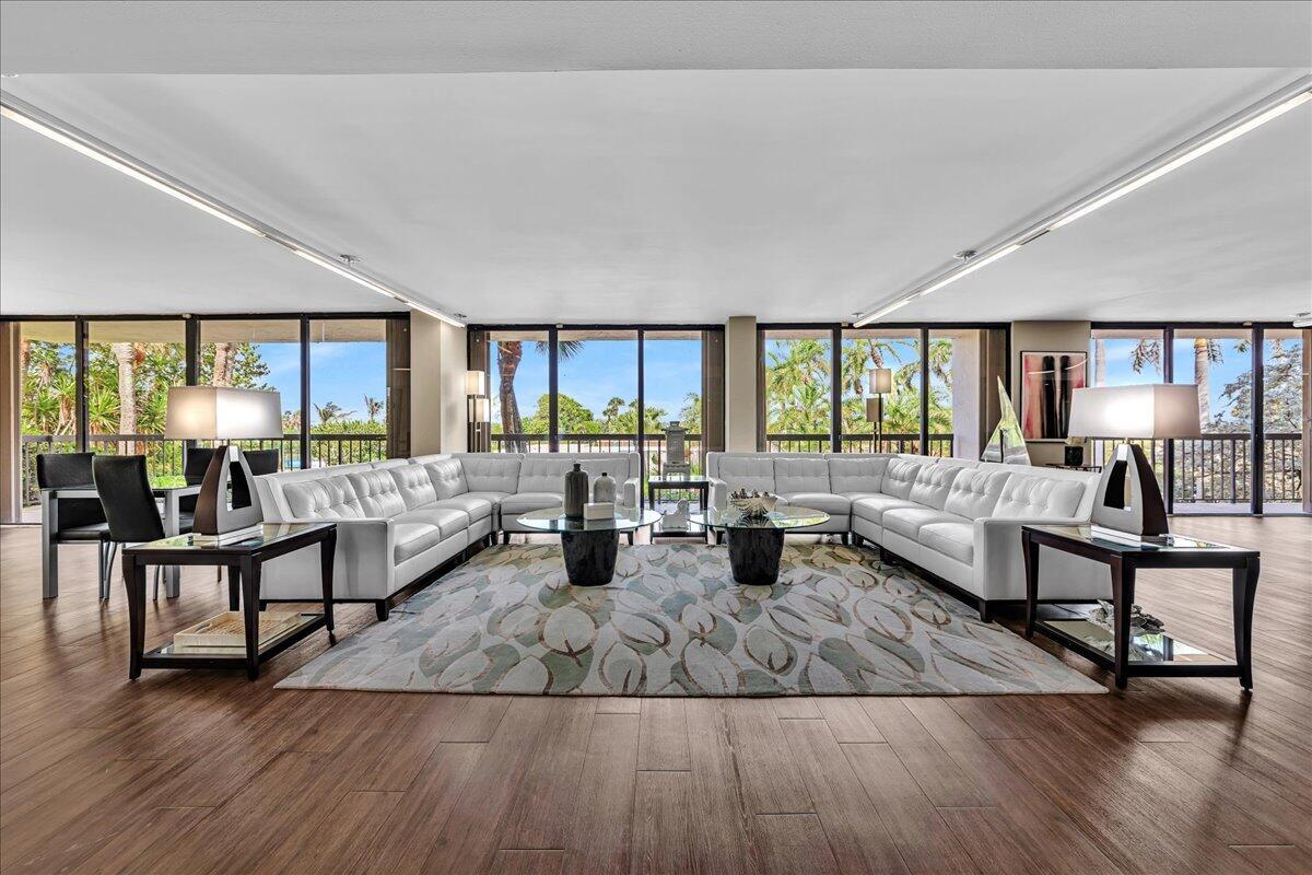 Palm Beach, Florida, 33480, United States, 3 Bedrooms Bedrooms, ,3 BathroomsBathrooms,Residential,Active,1954435