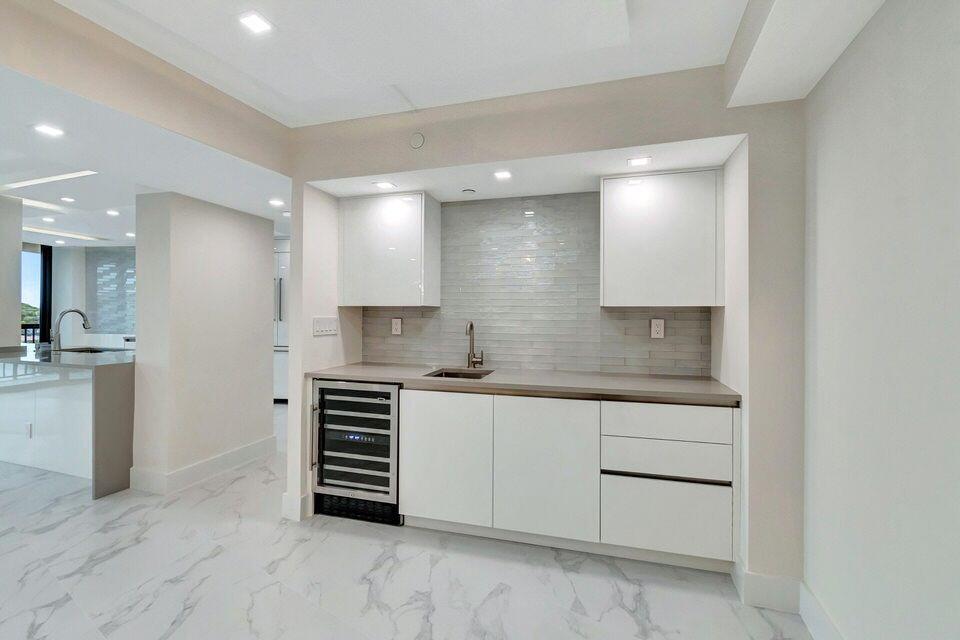 Highland Beach, Florida, 33487, United States, 2 Bedrooms Bedrooms, ,2 BathroomsBathrooms,Residential,Active,1922538