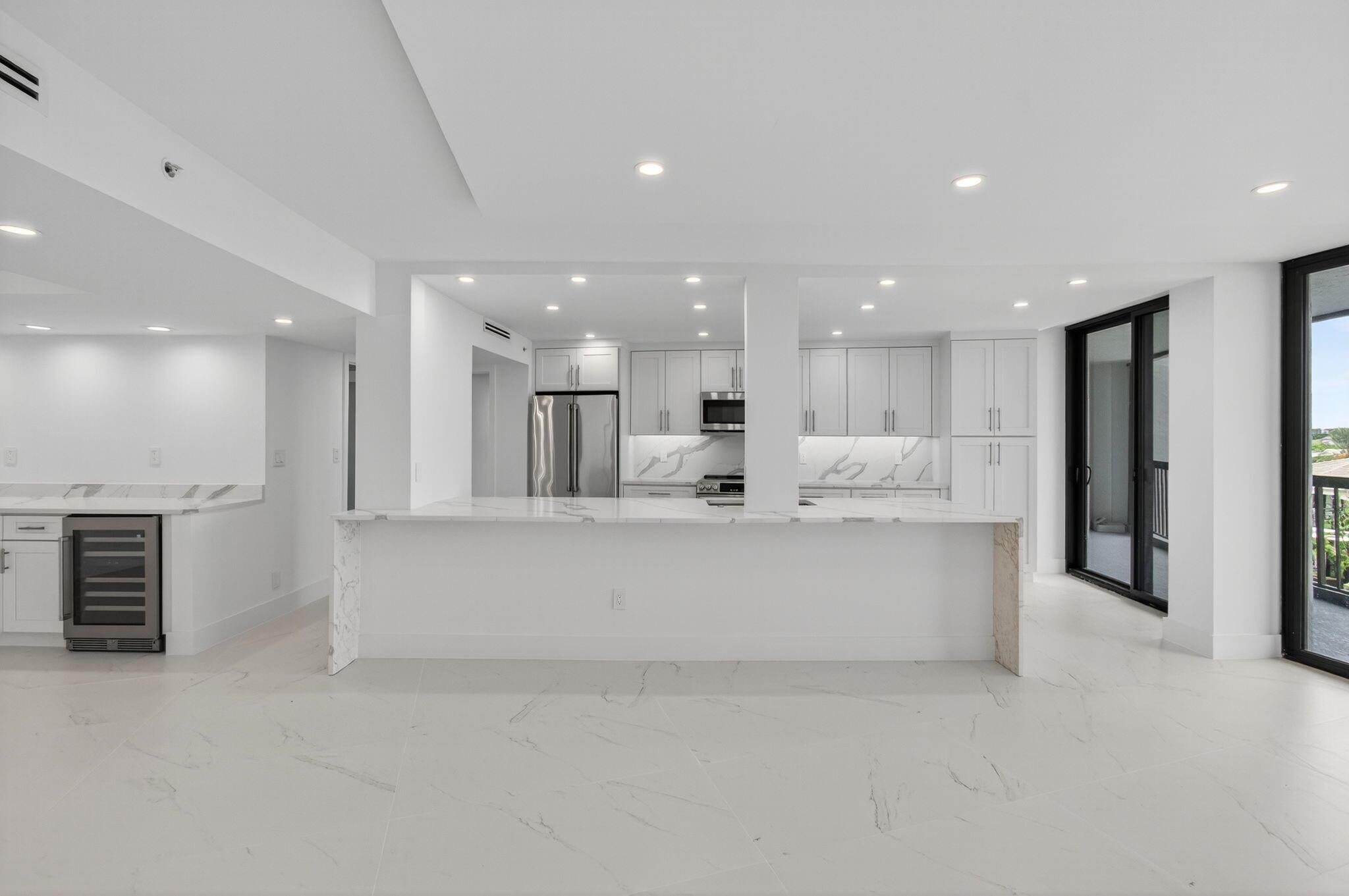 Highland Beach, Florida, 33487, United States, ,2 BathroomsBathrooms,Residential,Active,1762854