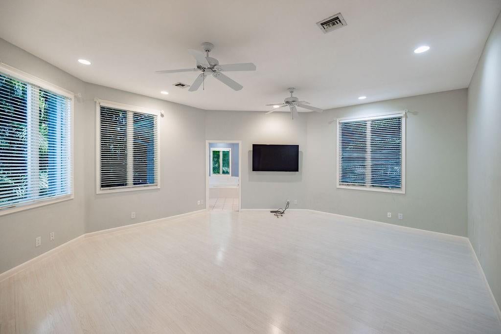 Lighthouse Point, Florida, 33064, United States, 4 Bedrooms Bedrooms, ,4 BathroomsBathrooms,Residential,Active,1701977