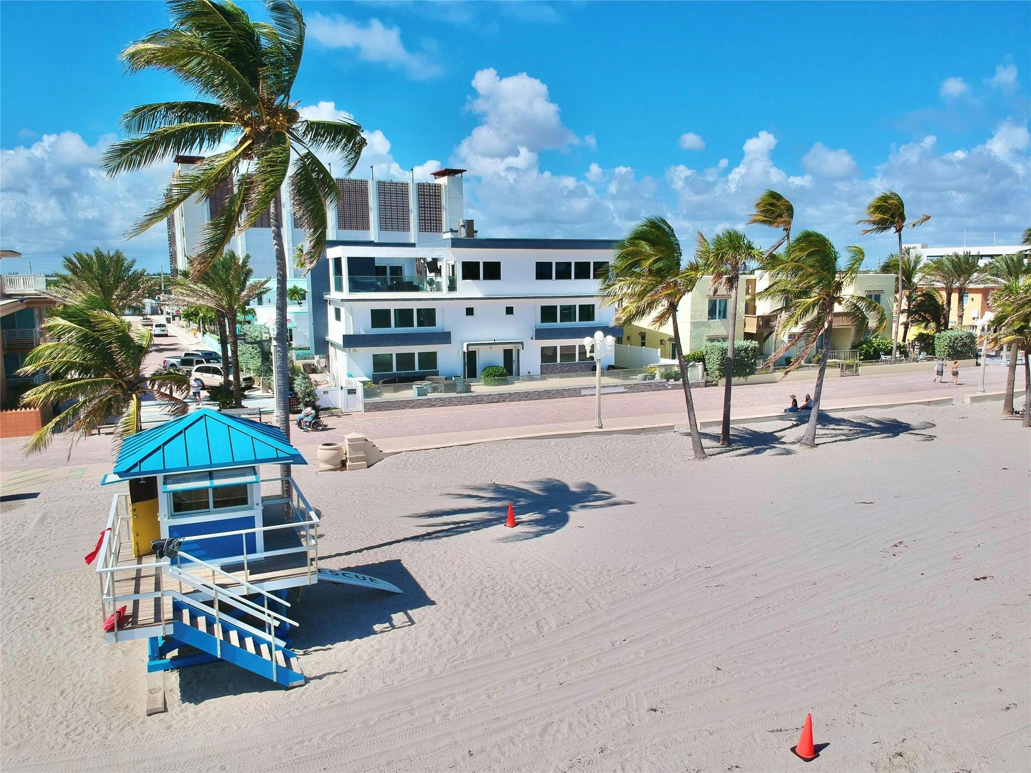 Hollywood, Florida, 33019, United States, 10 Bedrooms Bedrooms, ,9 BathroomsBathrooms,Residential,Active,1988424