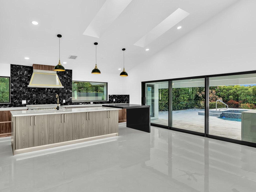 Boca Raton, Florida, 33433, United States, 5 Bedrooms Bedrooms, ,4 BathroomsBathrooms,Residential,Active,2009178