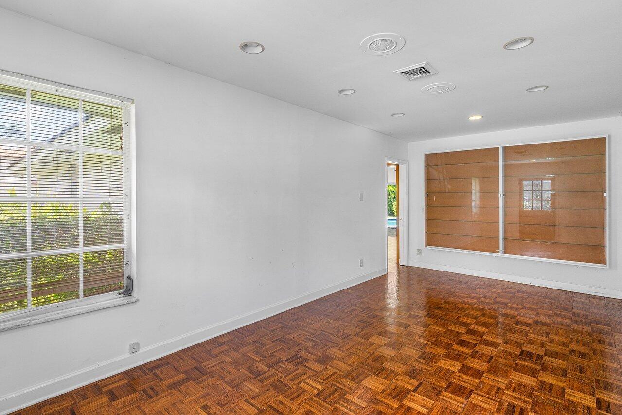 North Palm Beach, Florida, 33408, United States, 3 Bedrooms Bedrooms, ,3 BathroomsBathrooms,Residential,Active,1880318