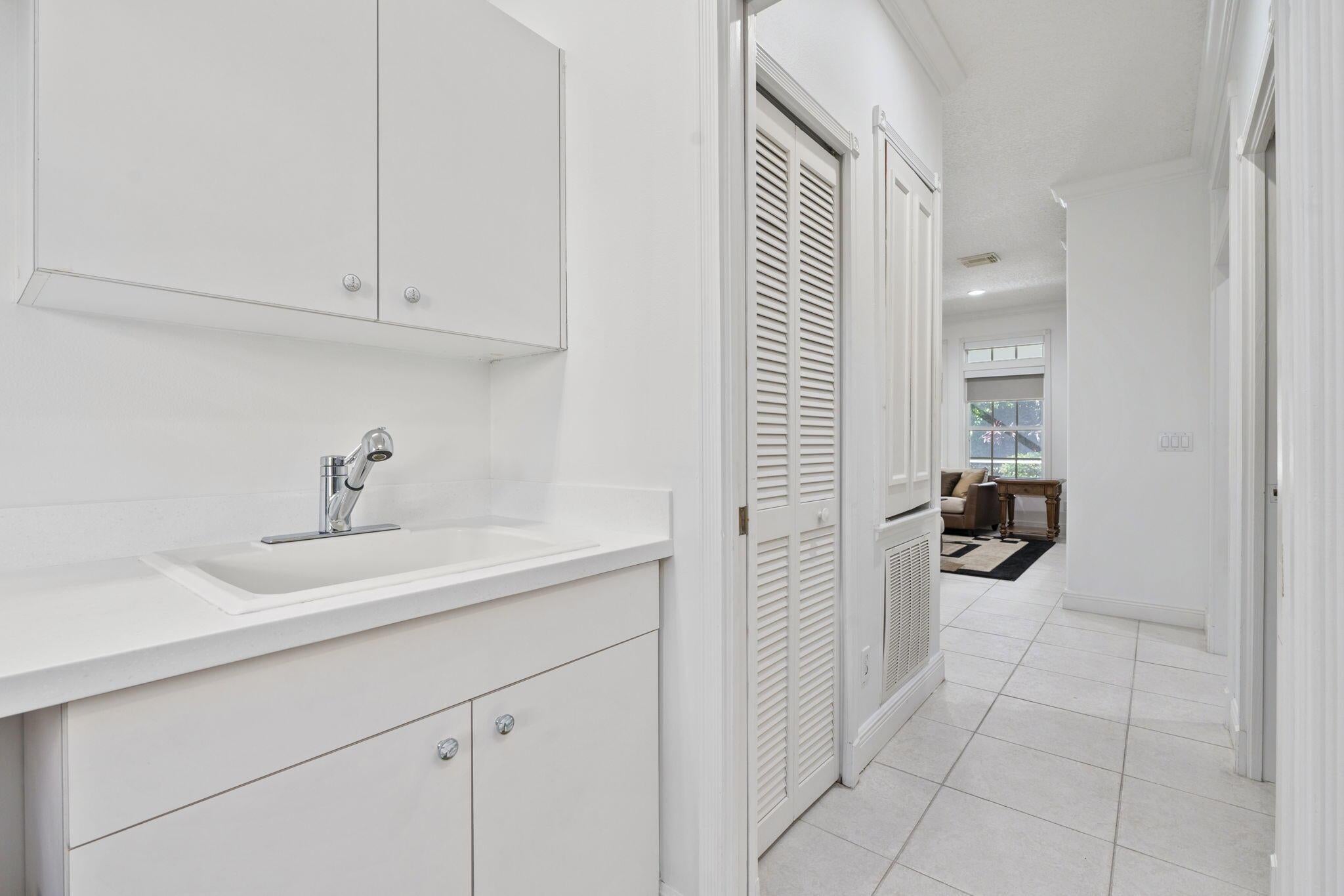Sewalls Point, Florida, 34996, United States, 4 Bedrooms Bedrooms, ,3 BathroomsBathrooms,Residential,Active,1953273