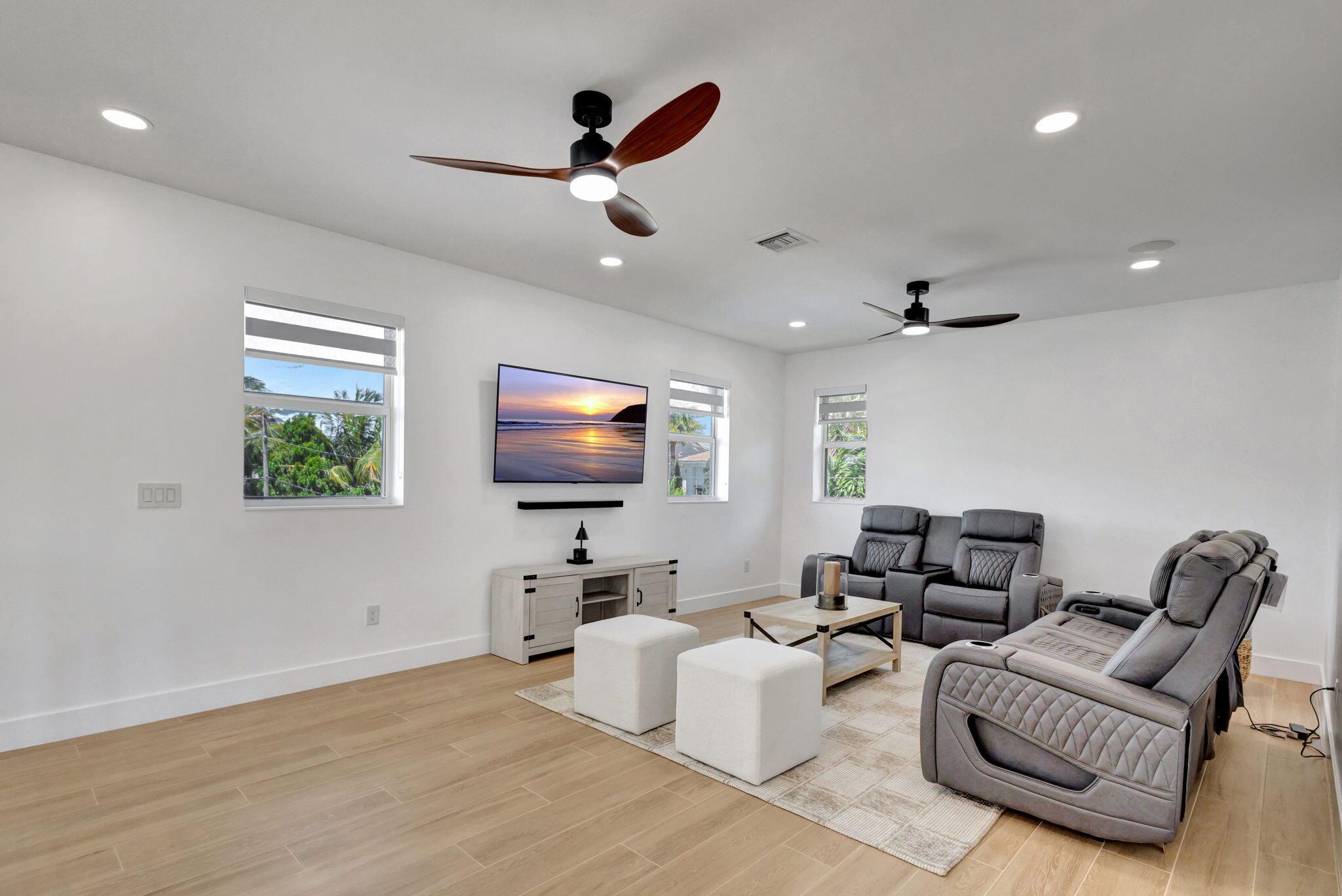 North Palm Beach, Florida, 33408, United States, 4 Bedrooms Bedrooms, ,5 BathroomsBathrooms,Residential,Active,1973305