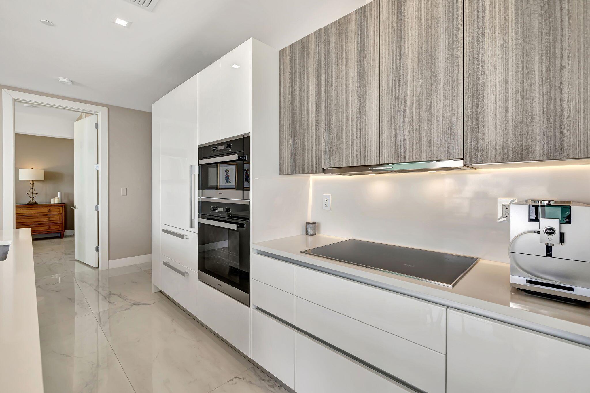 Pompano Beach, Florida, 33062, United States, 2 Bedrooms Bedrooms, ,3 BathroomsBathrooms,Residential,Pending,1959525