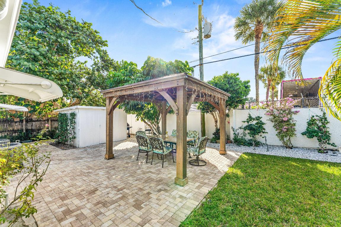 West Palm Beach, Florida, 33405, United States, 4 Bedrooms Bedrooms, ,5 BathroomsBathrooms,Residential,Active,2007629