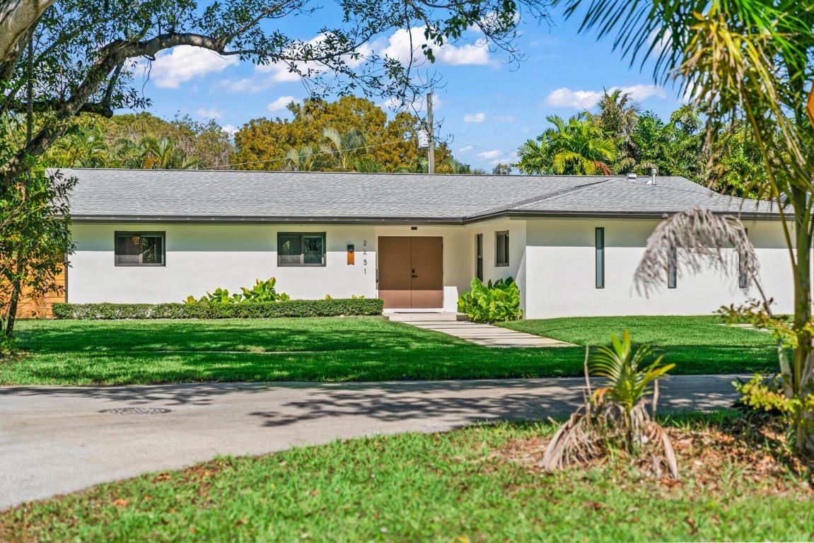 Miami, Florida, 33180, United States, 5 Bedrooms Bedrooms, ,4 BathroomsBathrooms,Residential,Active,2011434