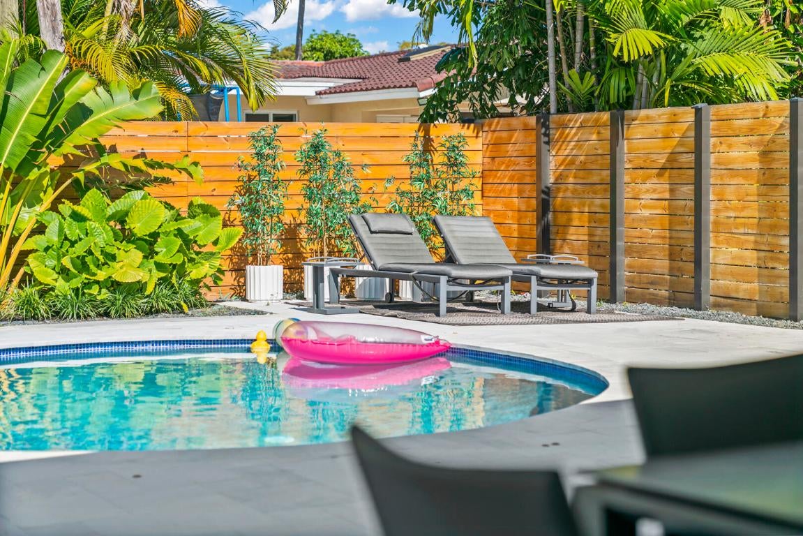 Miami, Florida, 33180, United States, 5 Bedrooms Bedrooms, ,4 BathroomsBathrooms,Residential,Active,2011434