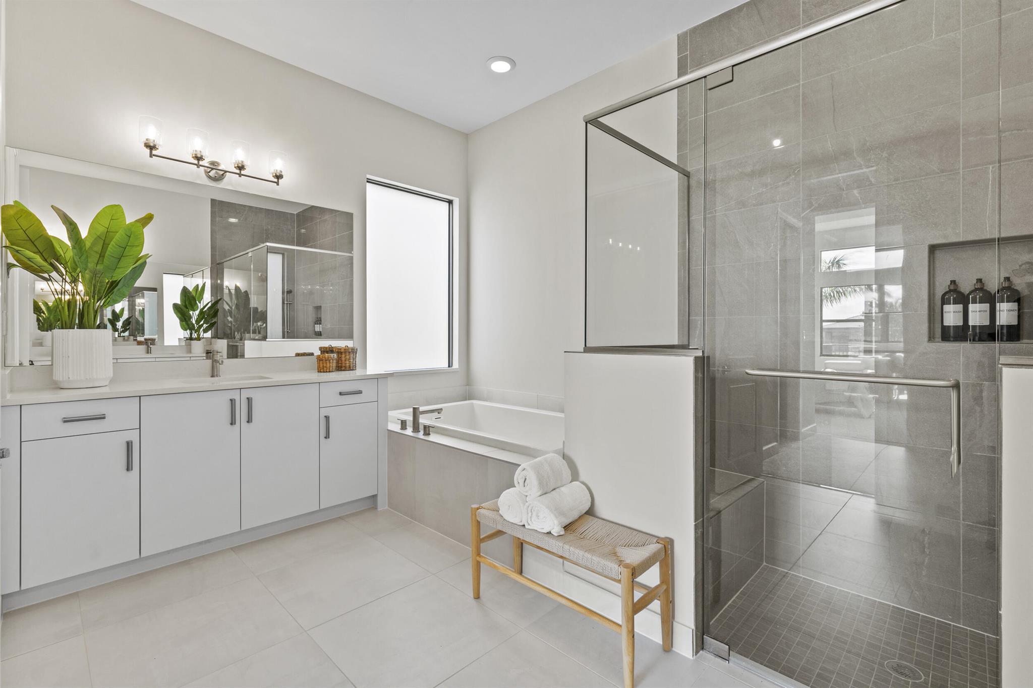 Boynton Beach, Florida, 33473, United States, 3 Bedrooms Bedrooms, ,4 BathroomsBathrooms,Residential,Active,1905111