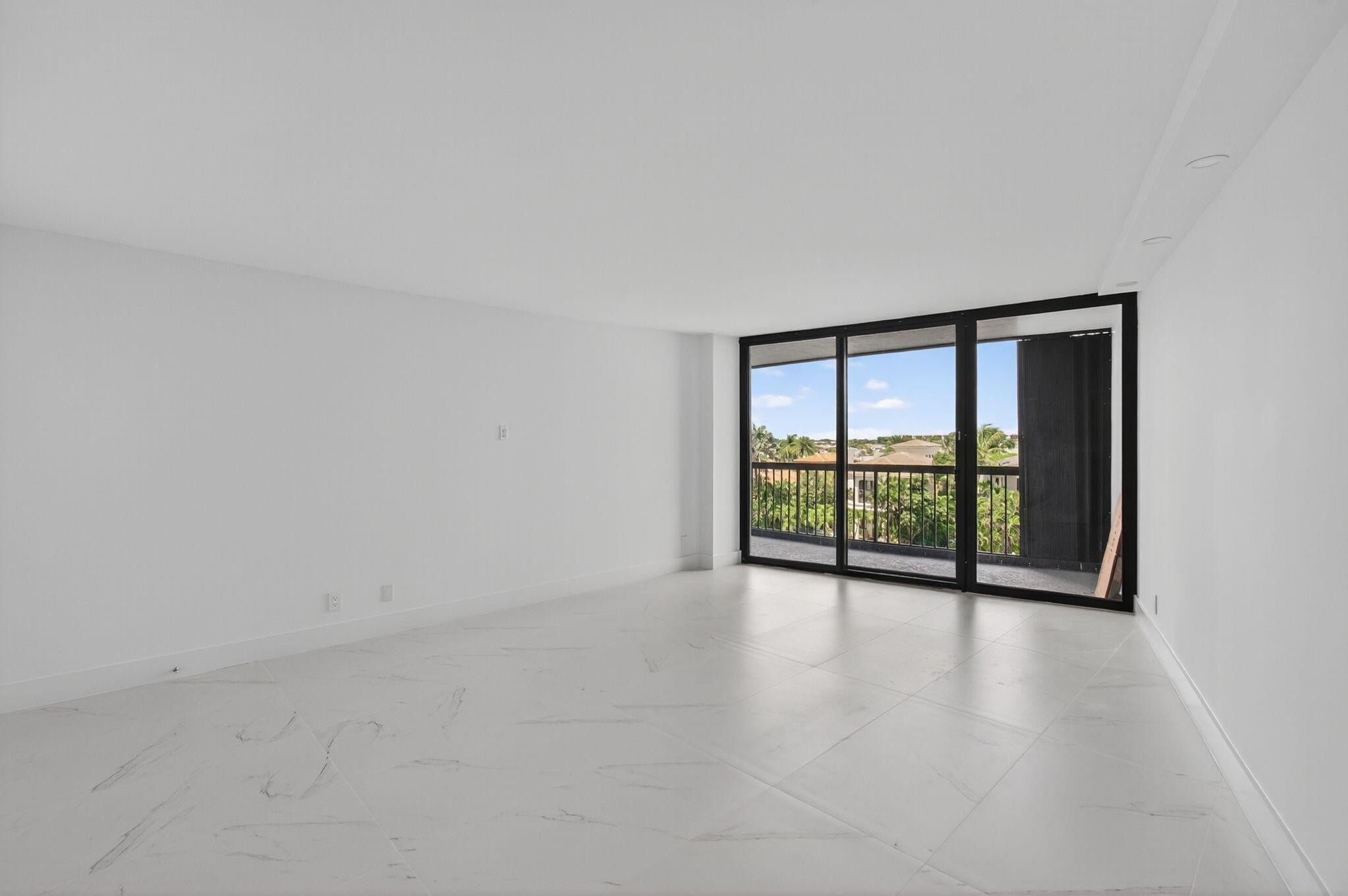 Highland Beach, Florida, 33487, United States, ,2 BathroomsBathrooms,Residential,Active,1762854