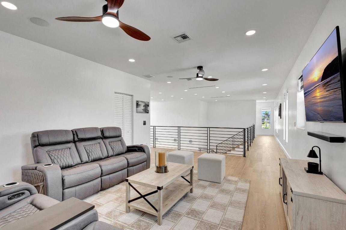 North Palm Beach, Florida, 33408, United States, 4 Bedrooms Bedrooms, ,5 BathroomsBathrooms,Residential,Active,2008316