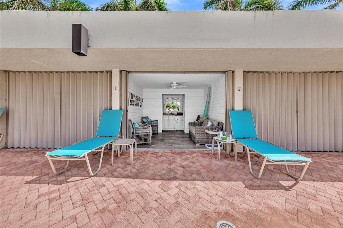 Palm Beach, Florida, 33480, United States, 3 Bedrooms Bedrooms, ,3 BathroomsBathrooms,Residential,Active,1954435