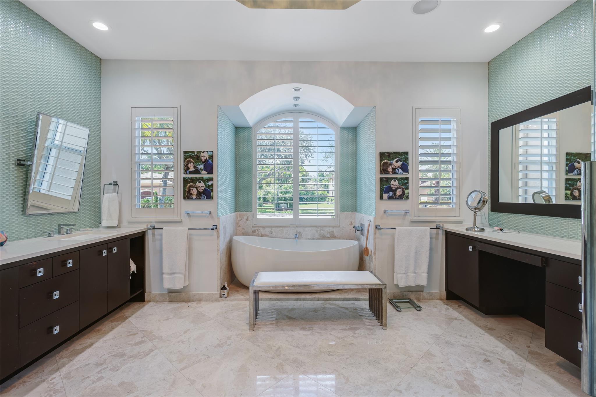 Davie, Florida, 33328, United States, 6 Bedrooms Bedrooms, ,7 BathroomsBathrooms,Residential,Active,1893231