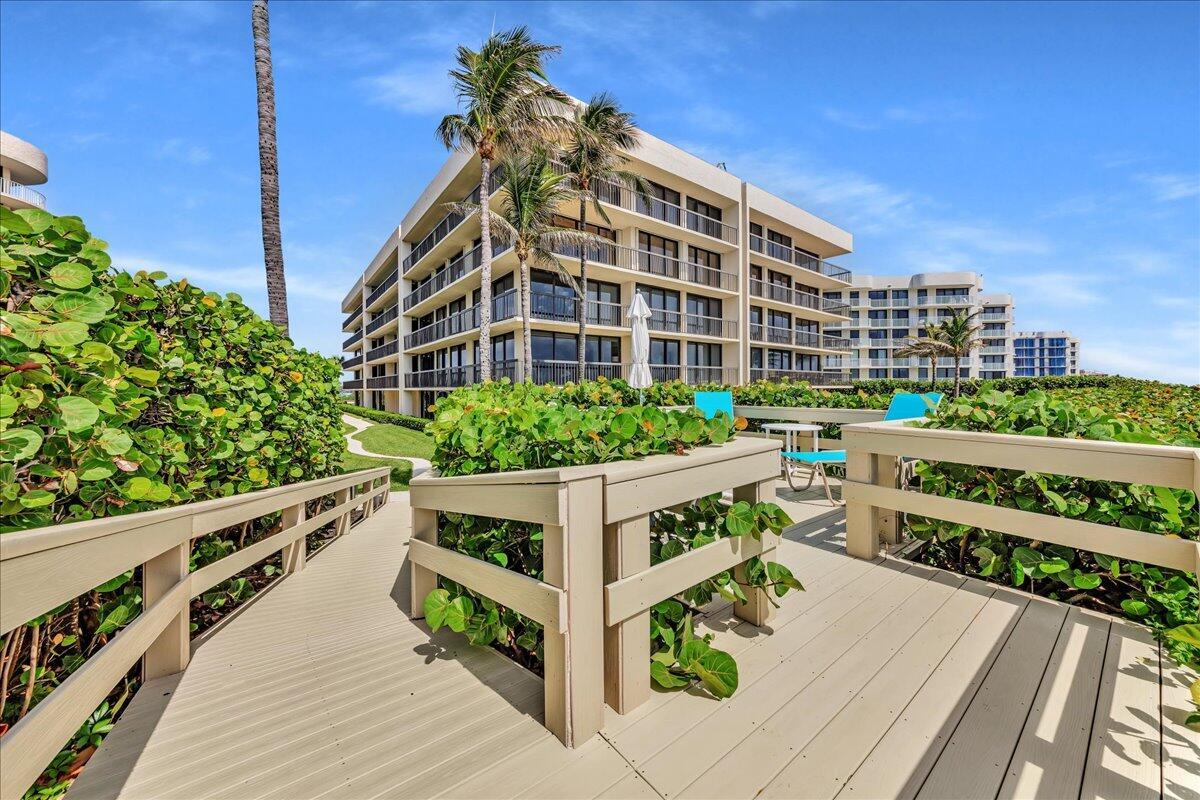 Palm Beach, Florida, 33480, United States, 3 Bedrooms Bedrooms, ,3 BathroomsBathrooms,Residential,Active,1954435