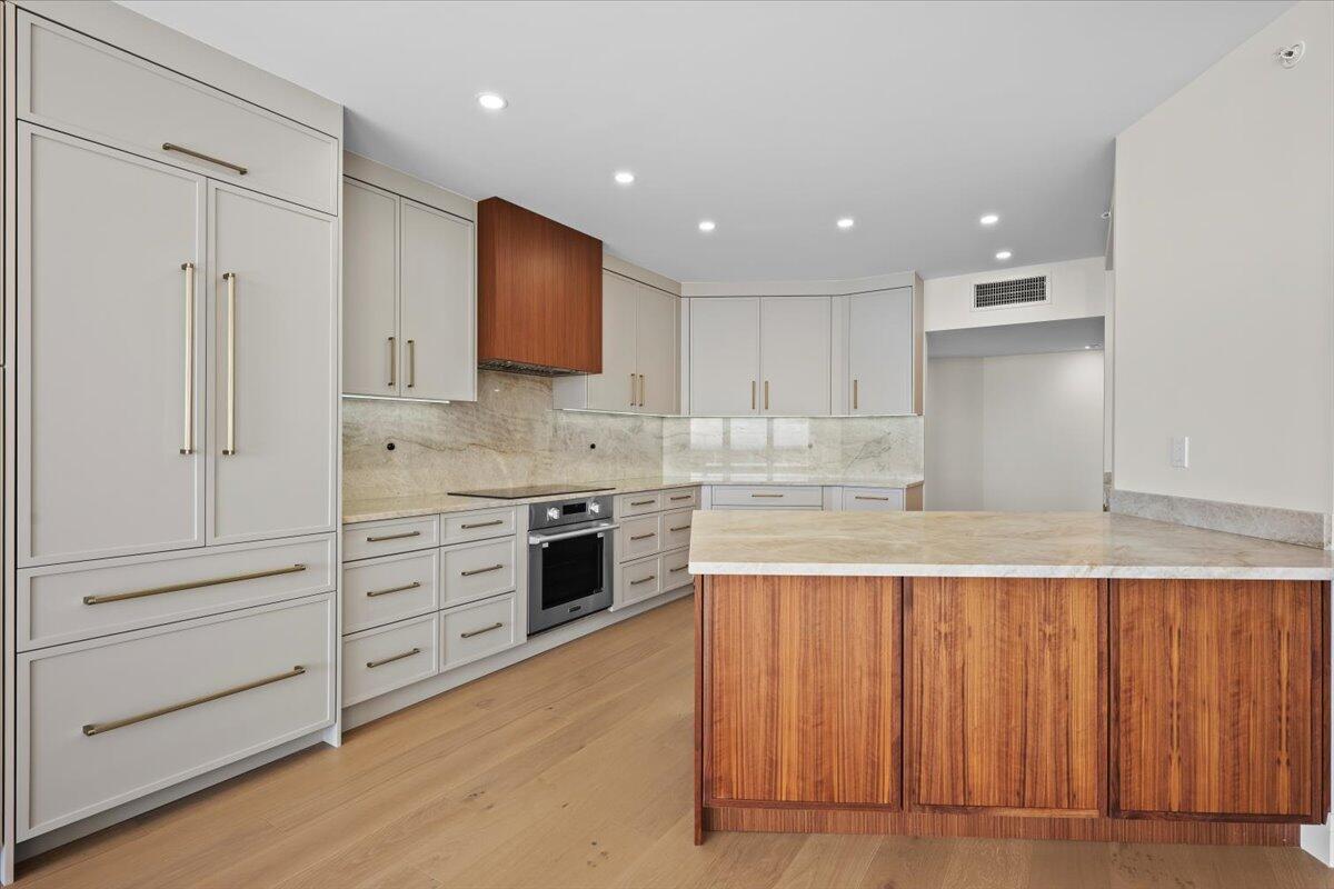 North Palm Beach, Florida, 33408, United States, 3 Bedrooms Bedrooms, ,3 BathroomsBathrooms,Residential,Active,1933736