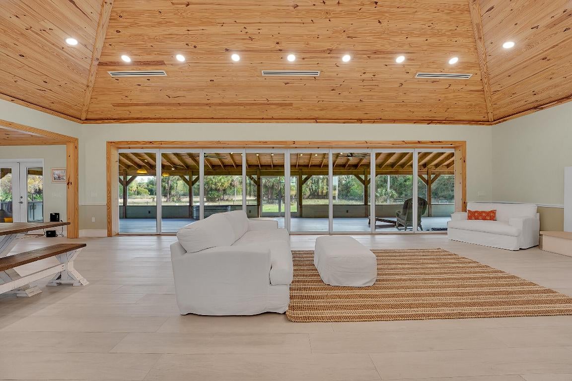 Okeechobee, Florida, 34974, United States, 4 Bedrooms Bedrooms, ,4 BathroomsBathrooms,Residential,Active,2008332