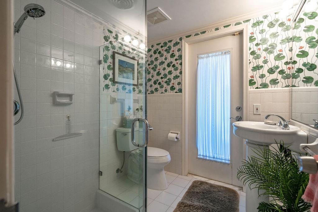 Lighthouse Point, Florida, 33064, United States, 3 Bedrooms Bedrooms, ,3 BathroomsBathrooms,Residential,Active,2011868