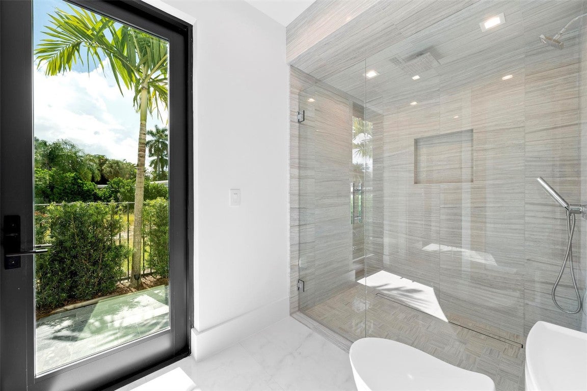 Fort Lauderdale, Florida, 33301, United States, 6 Bedrooms Bedrooms, ,6 BathroomsBathrooms,Residential,Active,2007977