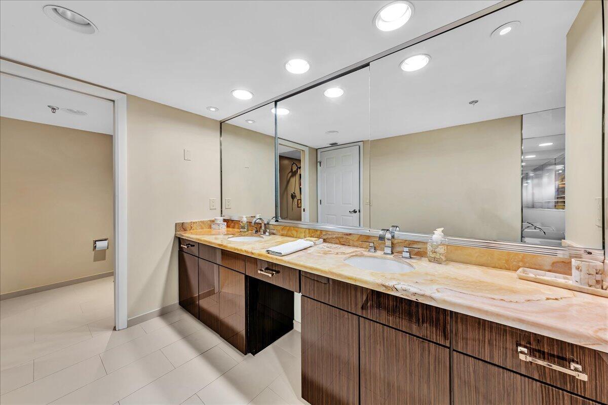 Palm Beach, Florida, 33480, United States, 3 Bedrooms Bedrooms, ,3 BathroomsBathrooms,Residential,Active,1954435