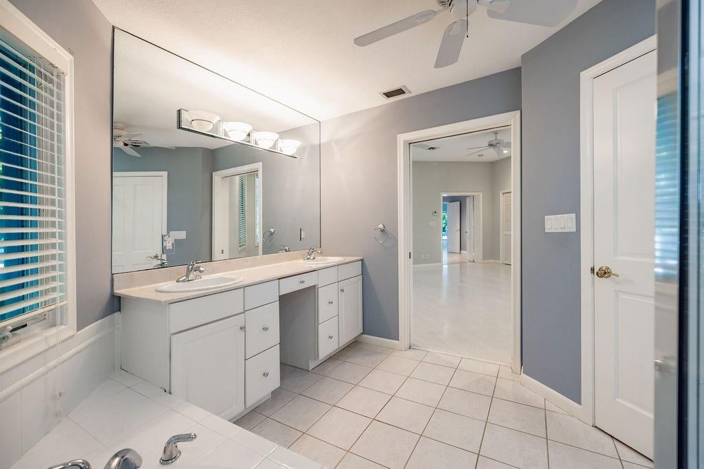 Lighthouse Point, Florida, 33064, United States, 4 Bedrooms Bedrooms, ,4 BathroomsBathrooms,Residential,Active,1701977
