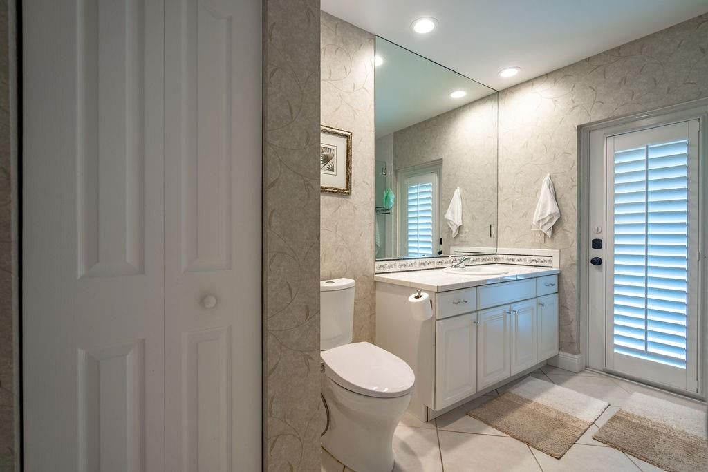 Lighthouse Point, Florida, 33064, United States, 3 Bedrooms Bedrooms, ,4 BathroomsBathrooms,Residential,Active,2011217