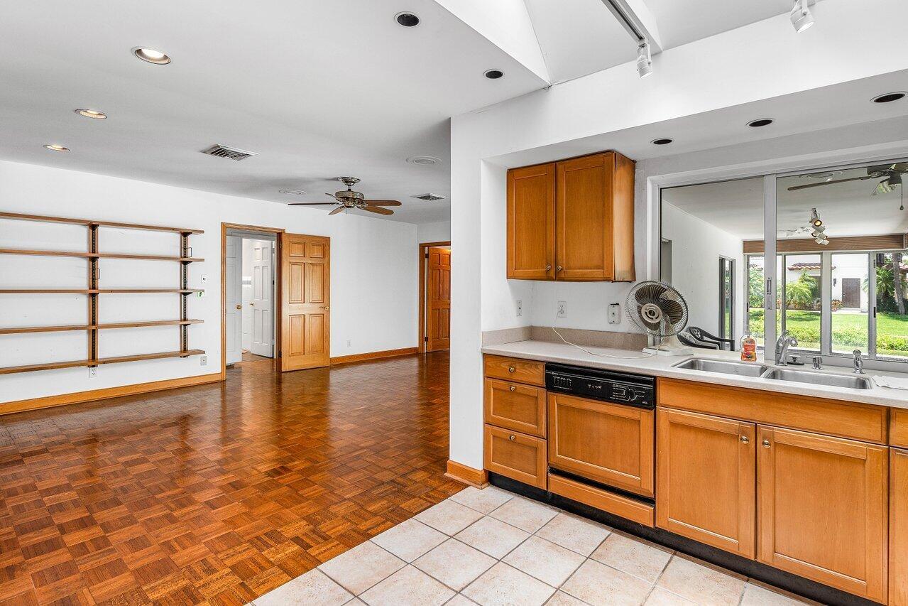 North Palm Beach, Florida, 33408, United States, 3 Bedrooms Bedrooms, ,3 BathroomsBathrooms,Residential,Active,1880318
