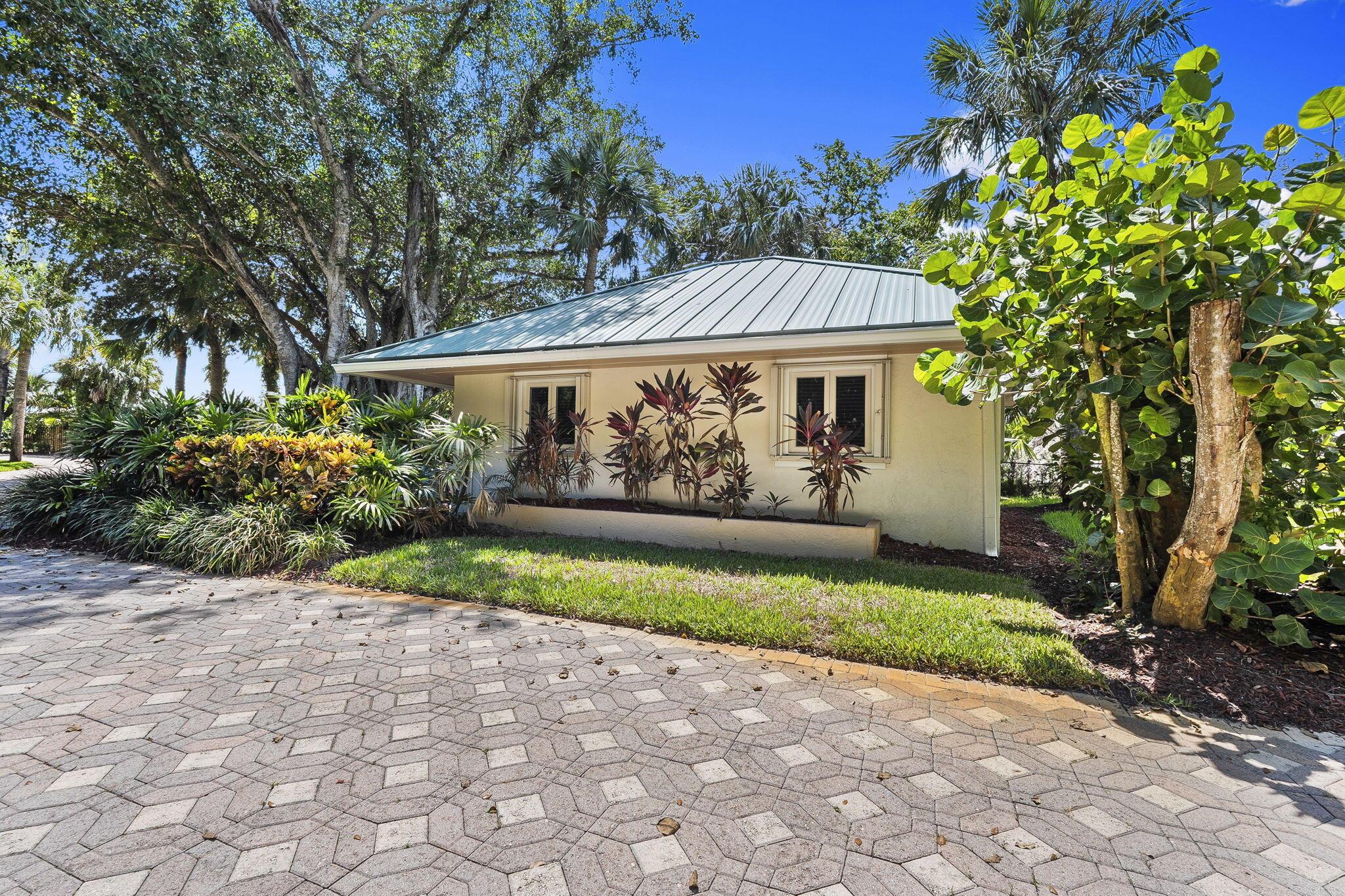 Sewalls Point, Florida, 34996, United States, 3 Bedrooms Bedrooms, ,4 BathroomsBathrooms,Residential,Active,1919064