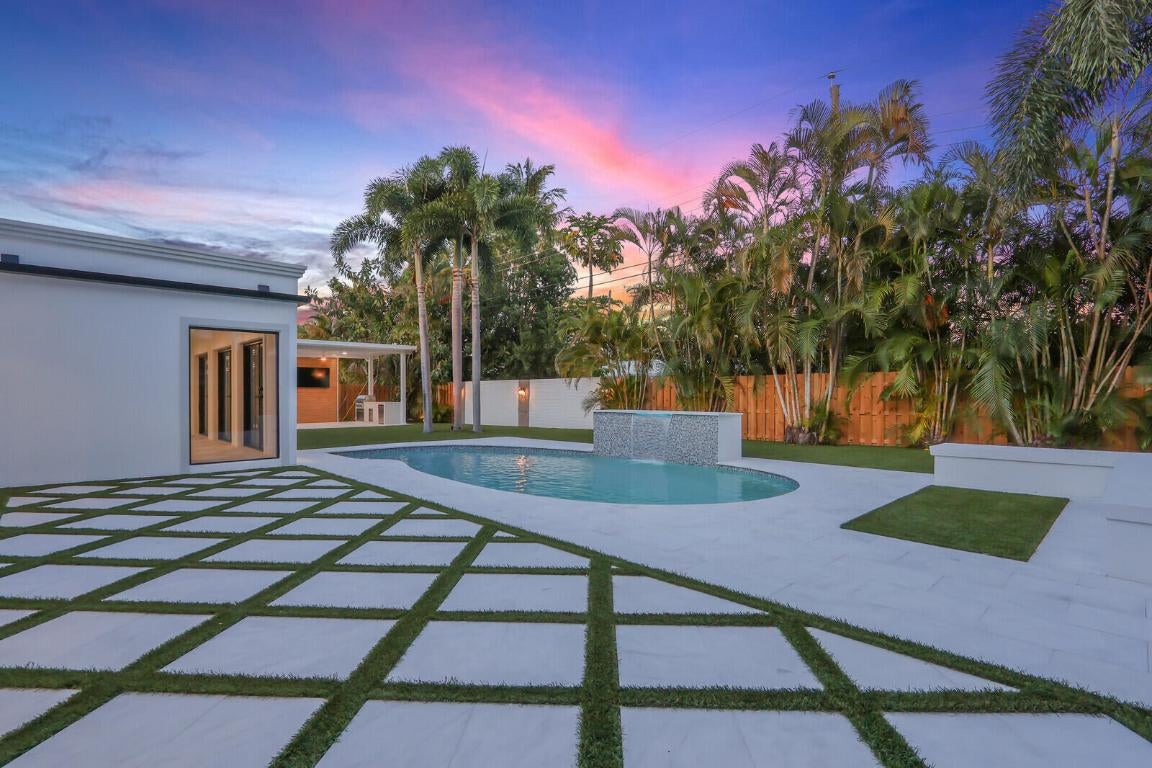 Tequesta, Florida, 33469, United States, 4 Bedrooms Bedrooms, ,5 BathroomsBathrooms,Residential,Active,2007914