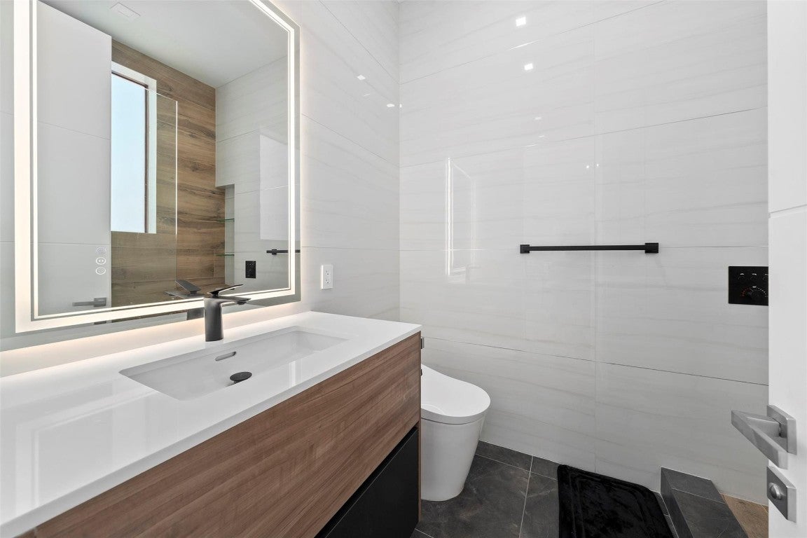 Lighthouse Point, Florida, 33064, United States, 5 Bedrooms Bedrooms, ,6 BathroomsBathrooms,Residential,Active,2006878