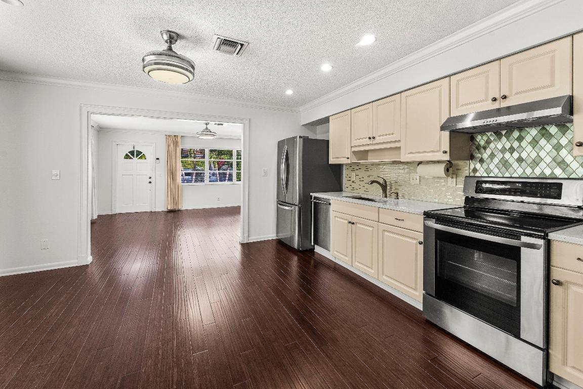 West Palm Beach, Florida, 33405, United States, 4 Bedrooms Bedrooms, ,5 BathroomsBathrooms,Residential,Active,2007629